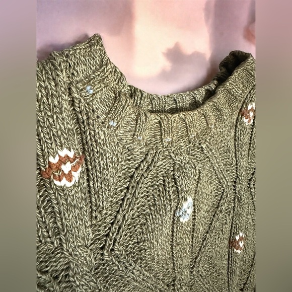 Liz Wear Vintage Cable Knitted Sweater with Embroidered Flowers and Hearts - Picture 2 of 8